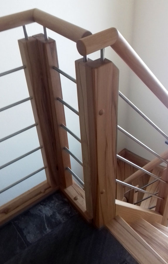 Offene Wangentreppen · Kernbuche mit Edelstahltraversen