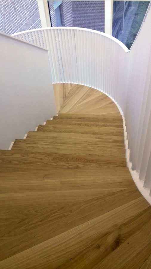 Stahlunterbautreppen · Stahlunterbautreppe Eiche