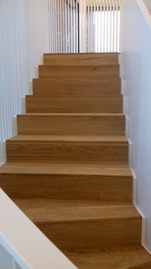 Stahlunterbautreppen · Stahlunterbautreppe Eiche